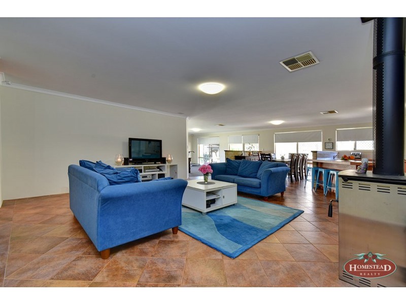 39 Holmesdale Road, Woodbridge WA 6056
