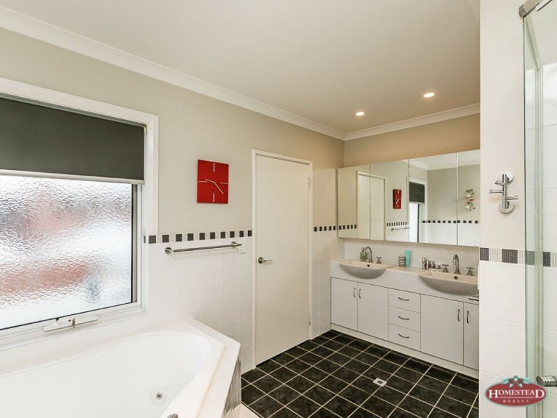 8 Hebe Lane, Woodbridge WA 6056