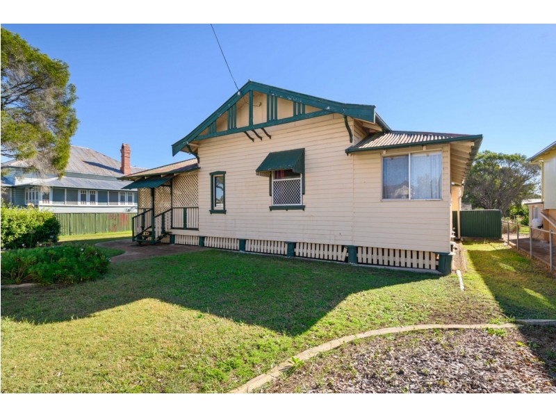 15 Wood Street, Warwick QLD 4370