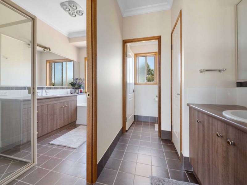 50 Grundy Road, Spring Creek QLD 4361