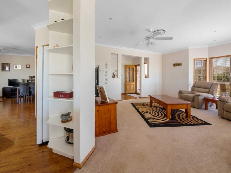 50 Grundy Road, Spring Creek QLD 4361