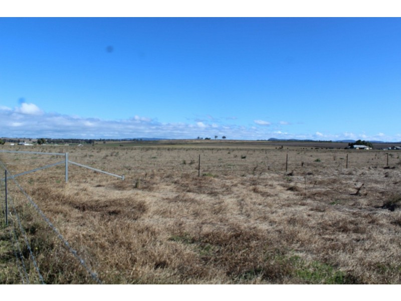 11 Tom Graysons Road, Loch Lomond QLD 4370