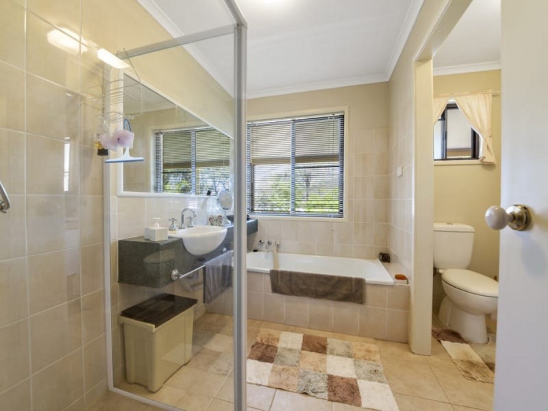 3-5 Vanneck Street, Yangan QLD 4371