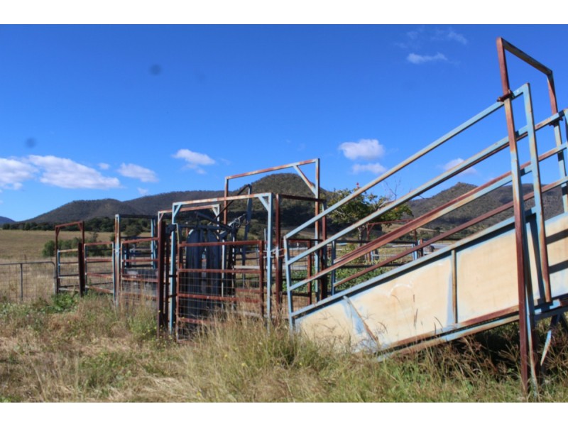 43 Warreners Road, Swanfels QLD 4371