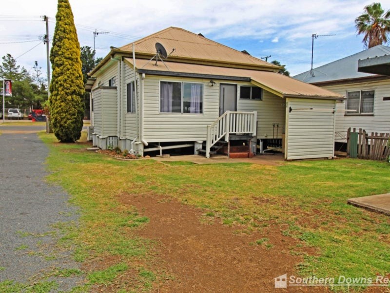 4 McEvoy Street, Warwick QLD 4370