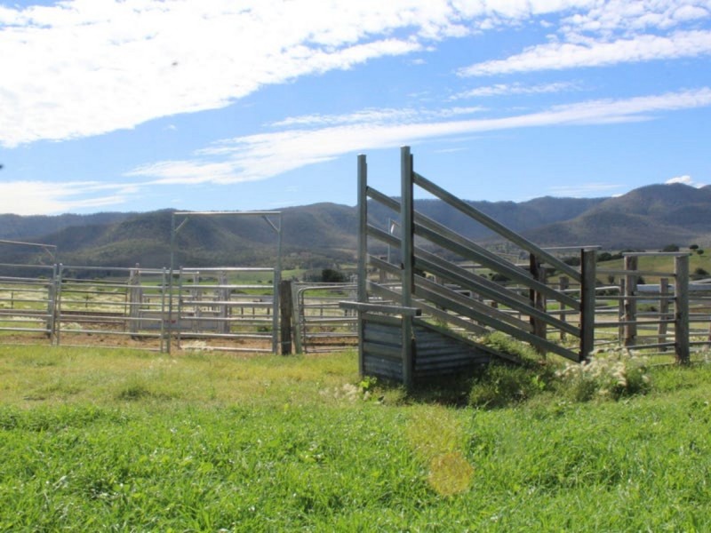 141 Warreners Road, Swanfels QLD 4371