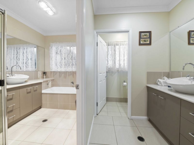 141 Warreners Road, Swanfels QLD 4371
