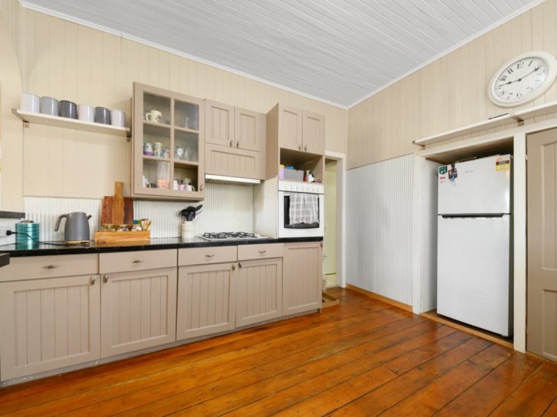 42 Albert Street, Warwick QLD 4370