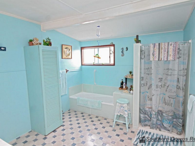 372 Thanes Creek Road, Thanes Creek QLD 4370