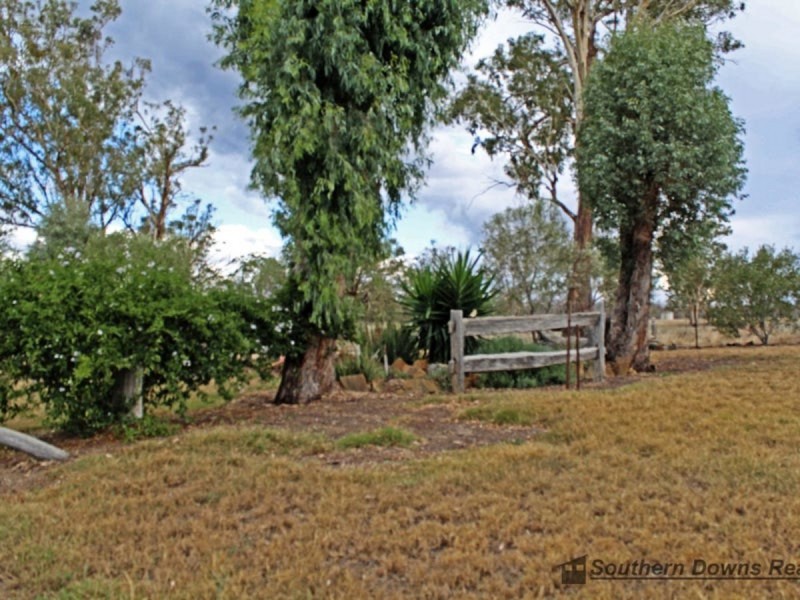 372 Thanes Creek Road, Thanes Creek QLD 4370