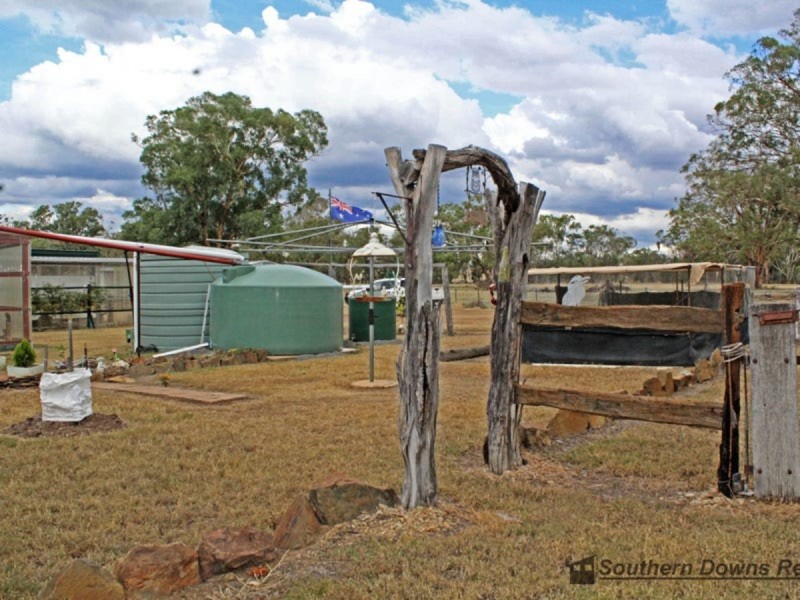 372 Thanes Creek Road, Thanes Creek QLD 4370