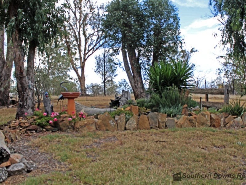 372 Thanes Creek Road, Thanes Creek QLD 4370