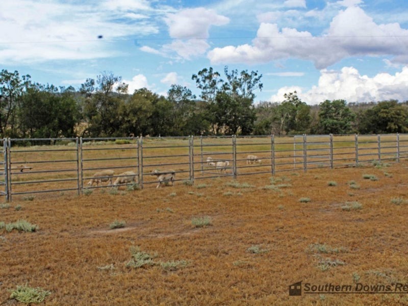 372 Thanes Creek Road, Thanes Creek QLD 4370