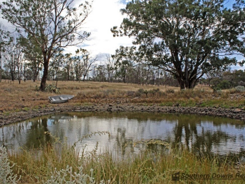 372 Thanes Creek Road, Thanes Creek QLD 4370