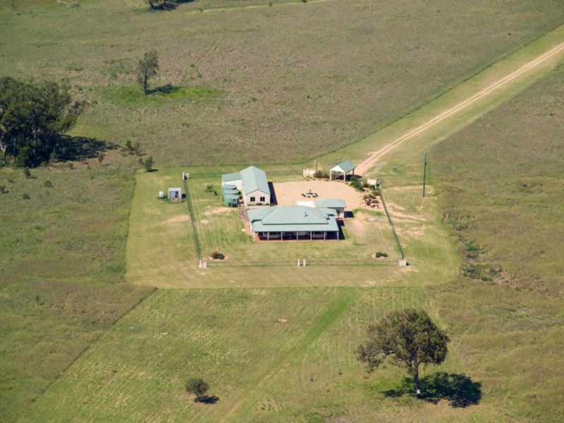 2 Glenvale Road, Leslie Dam QLD 4370