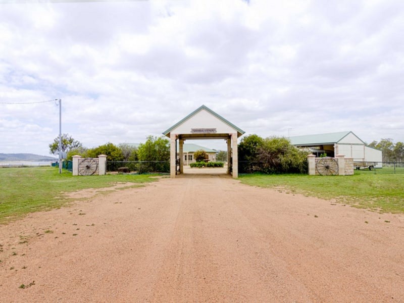 2 Glenvale Road, Leslie Dam QLD 4370