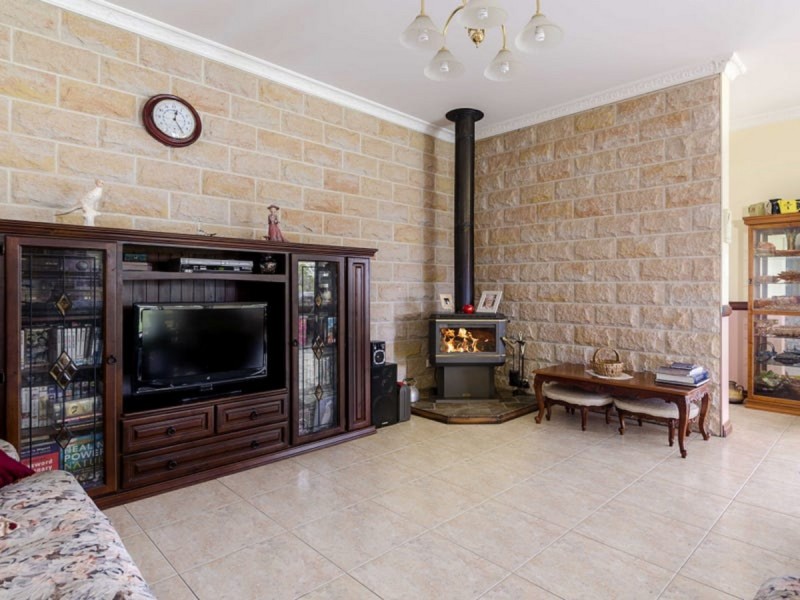 2 Glenvale Road, Leslie Dam QLD 4370