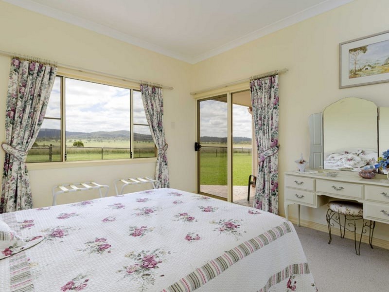 2 Glenvale Road, Leslie Dam QLD 4370