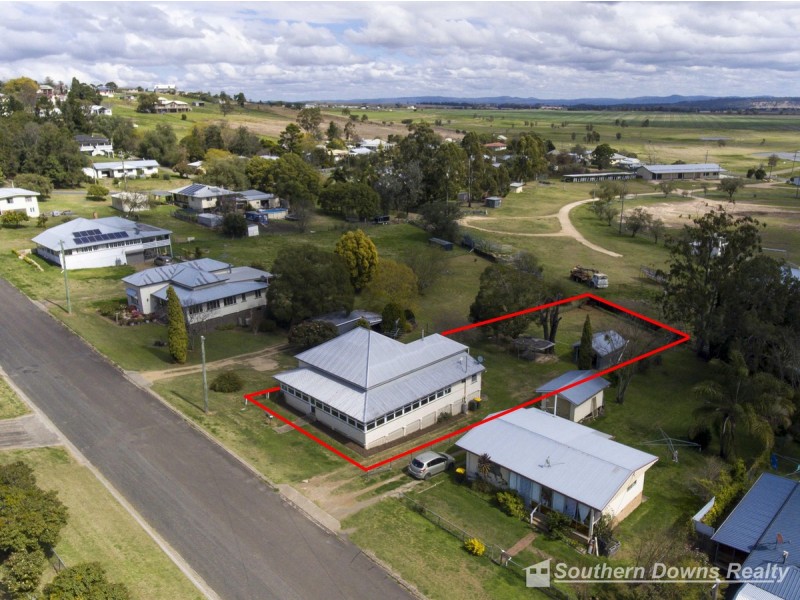 8 Pine Street, Killarney QLD 4373