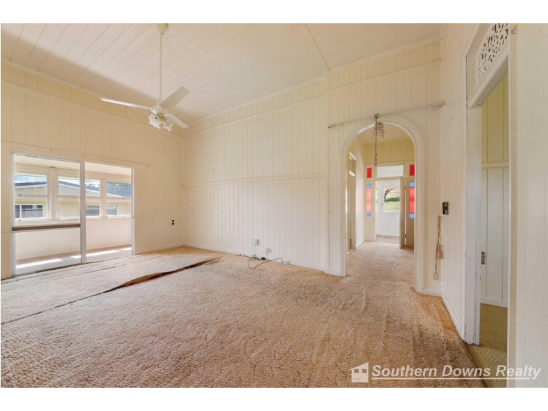 8 Pine Street, Killarney QLD 4373