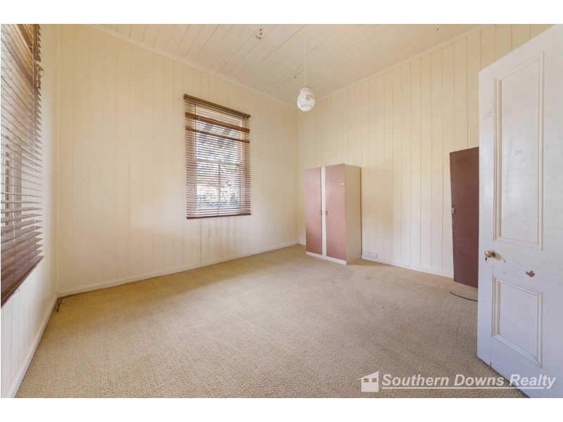 8 Pine Street, Killarney QLD 4373