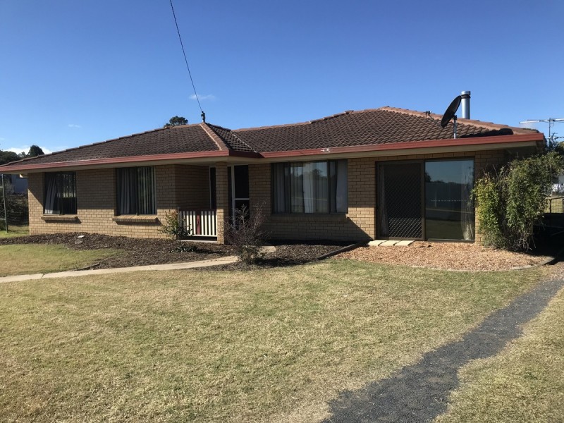 12 Briggs Street, Warwick QLD 4370
