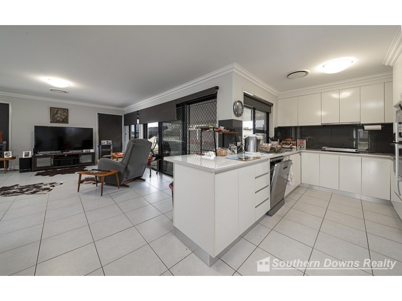 11 Himyar Drive, Warwick QLD 4370