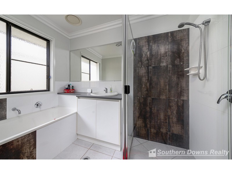 11 Himyar Drive, Warwick QLD 4370