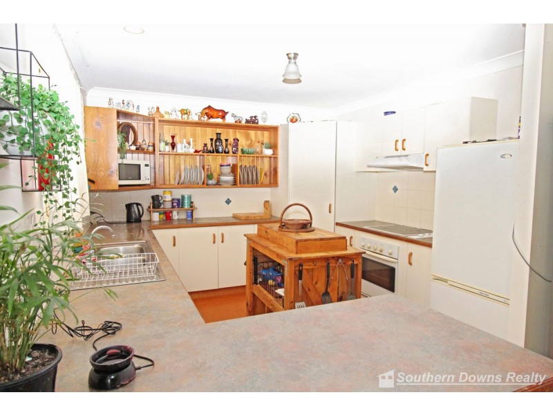 104 Shepherds Drive, Deuchar QLD 4362