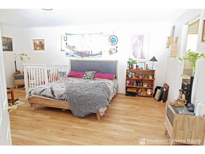 104 Shepherds Drive, Deuchar QLD 4362