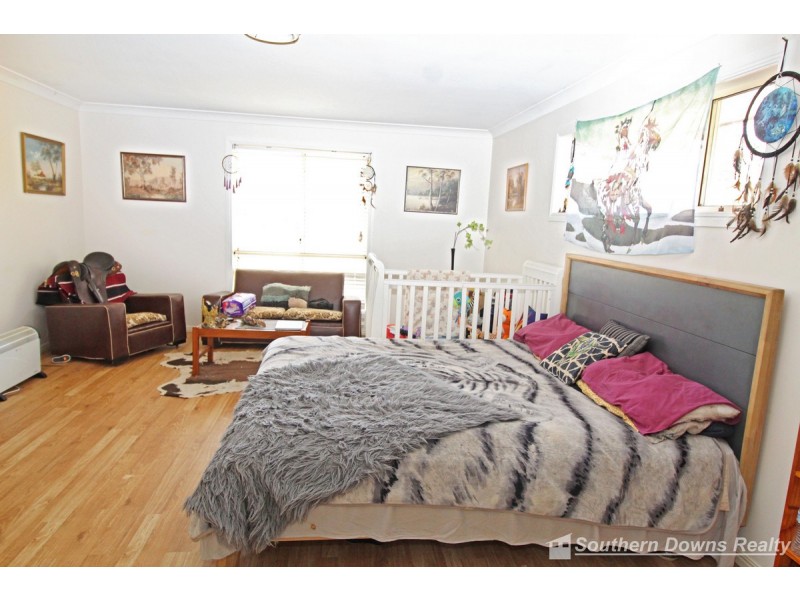 104 Shepherds Drive, Deuchar QLD 4362