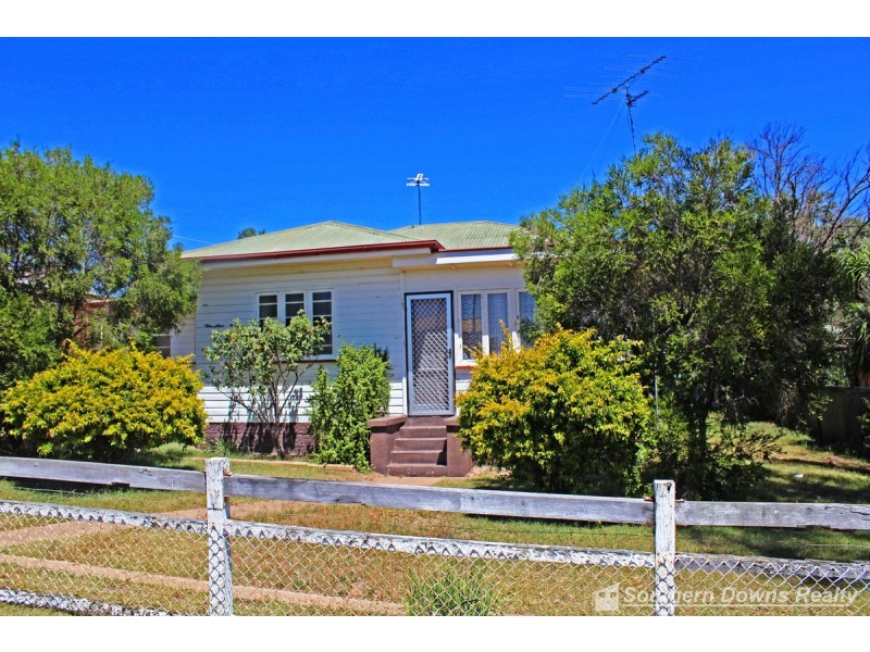 1 Clarke Street, Warwick QLD 4370