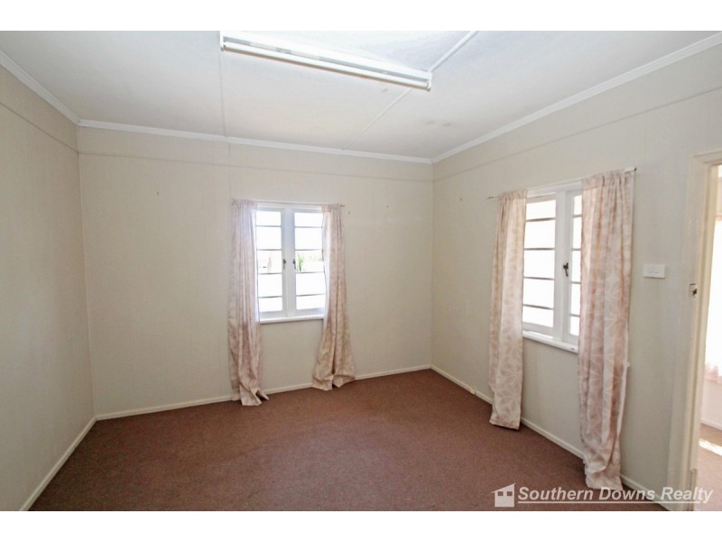 1 Clarke Street, Warwick QLD 4370