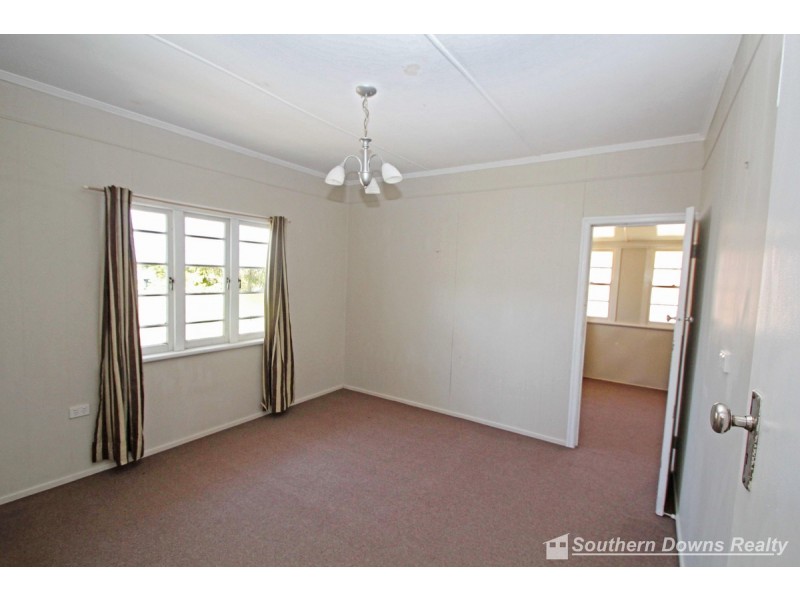 1 Clarke Street, Warwick QLD 4370