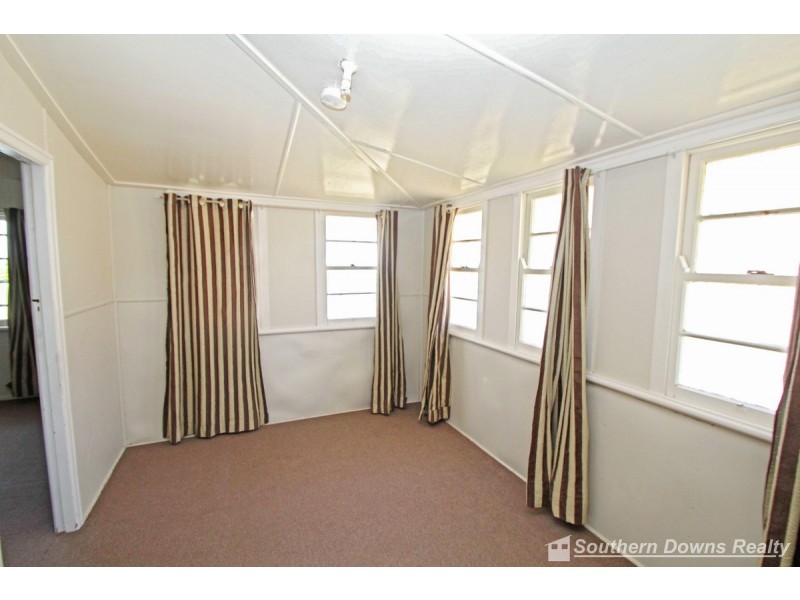 1 Clarke Street, Warwick QLD 4370