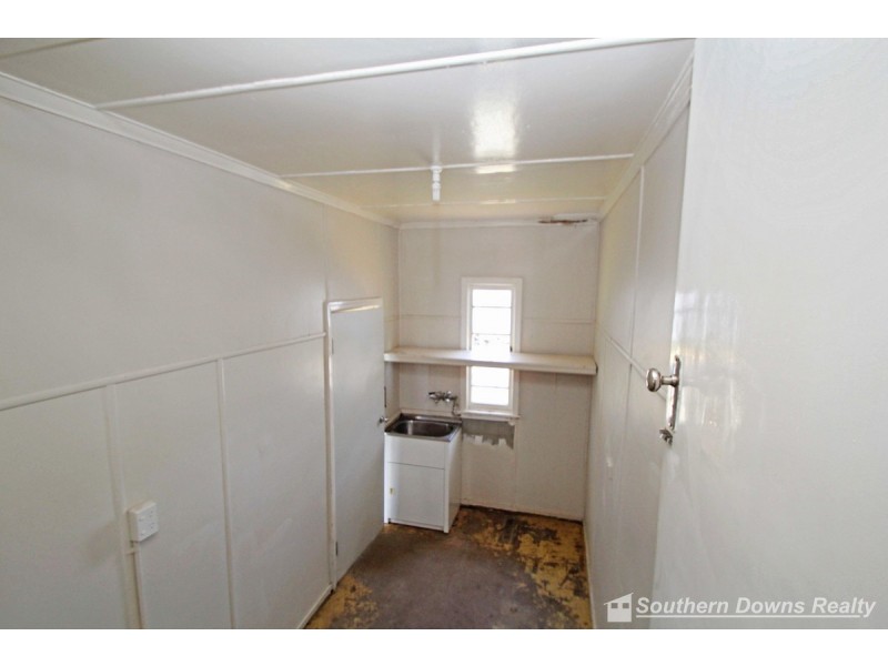 1 Clarke Street, Warwick QLD 4370
