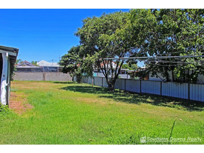1 Clarke Street, Warwick QLD 4370