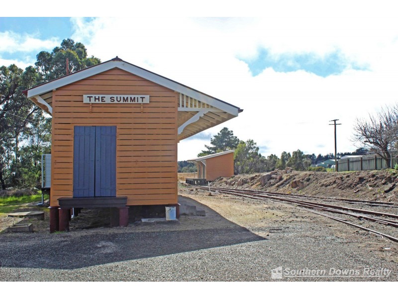 105 Granite Belt Drive, The Summit QLD 4377