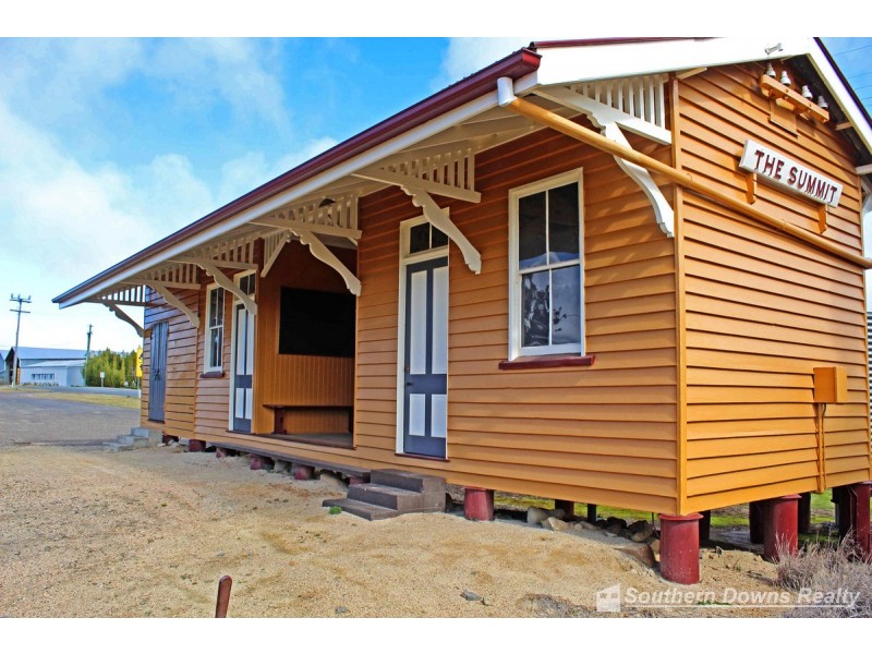105 Granite Belt Drive, The Summit QLD 4377