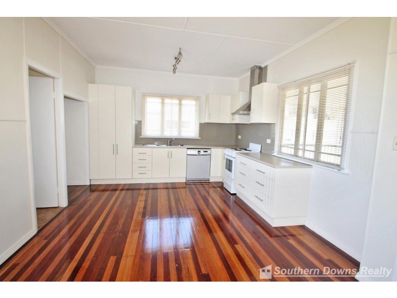 113 Pratten Street, Warwick QLD 4370