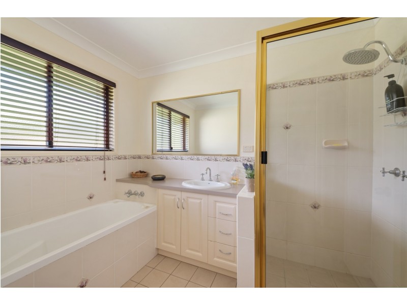 211 Homestead Road, Rosenthal Heights QLD 4370