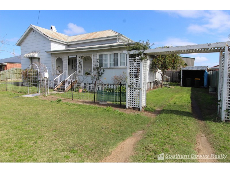 33 Canning Street, Warwick QLD 4370