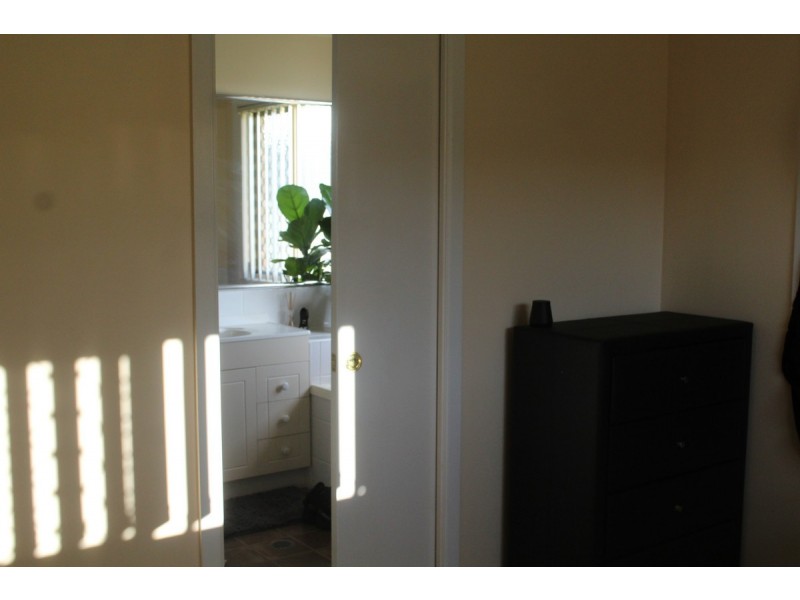 2/3 Hans Borgar Court, Warwick QLD 4370