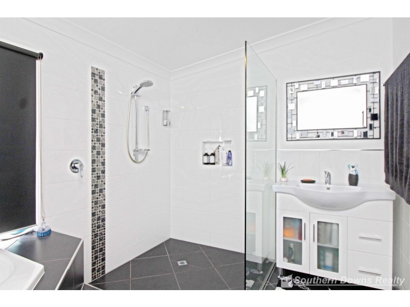 55 Sparksman Road, Mount Marshall QLD 4362