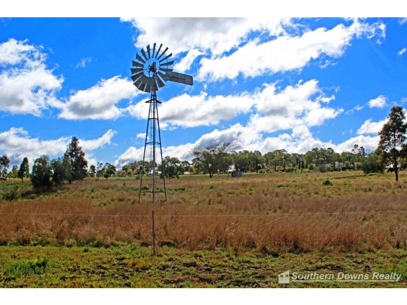 55 Sparksman Road, Mount Marshall QLD 4362