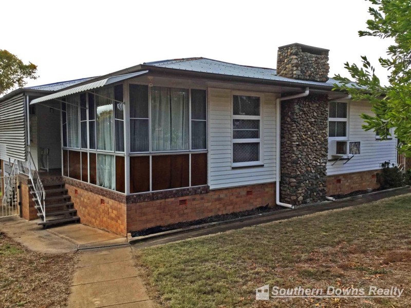 93 Locke Street, Warwick QLD 4370