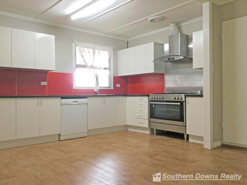 93 Locke Street, Warwick QLD 4370