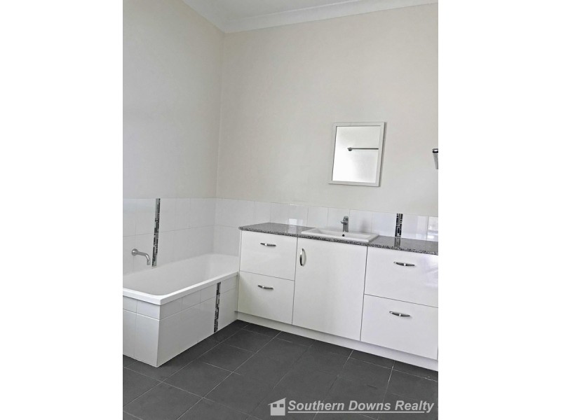 14-16 New England Highway, Allora QLD 4362