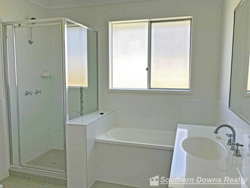 2 Tanna Drive, Rosenthal Heights QLD 4370