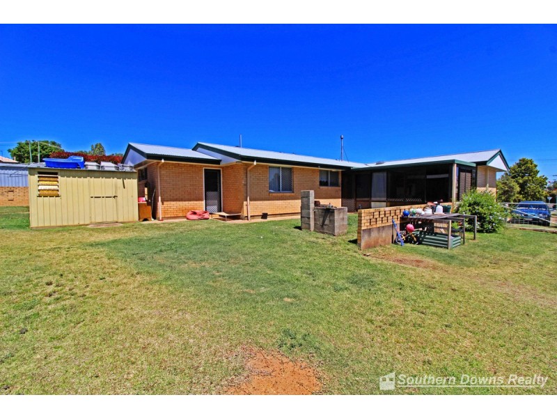 16 Douglas Street, Warwick QLD 4370